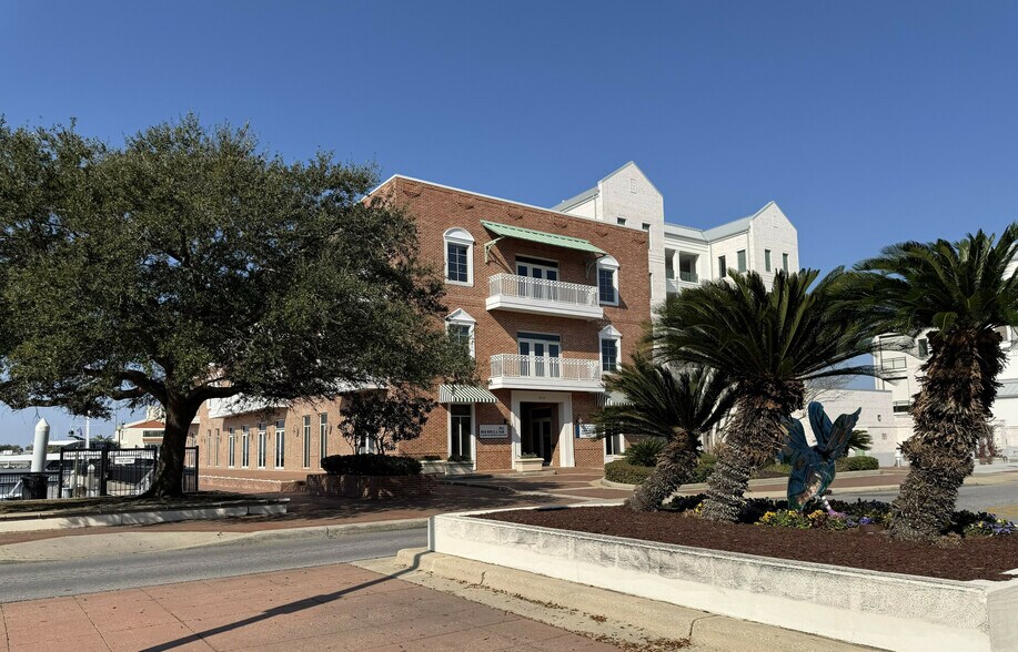 More Photos Of 815 Palafox St, Pensacola Office For Sale