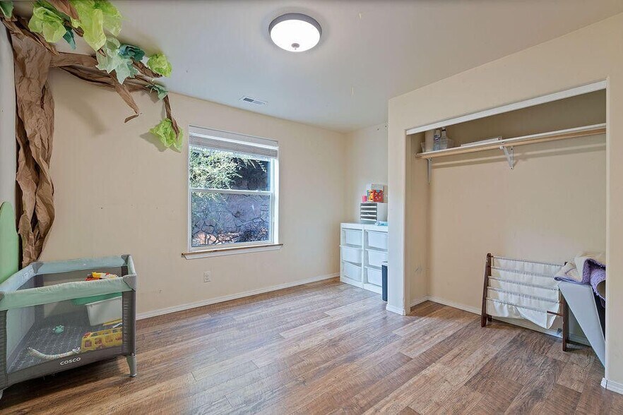 More Photos Of 119 SW 7th St, Redmond Daycare Center For Sale