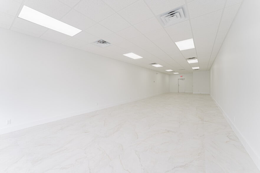 More Photos Of 450 NE 20th St, Boca Raton General Retail For Lease