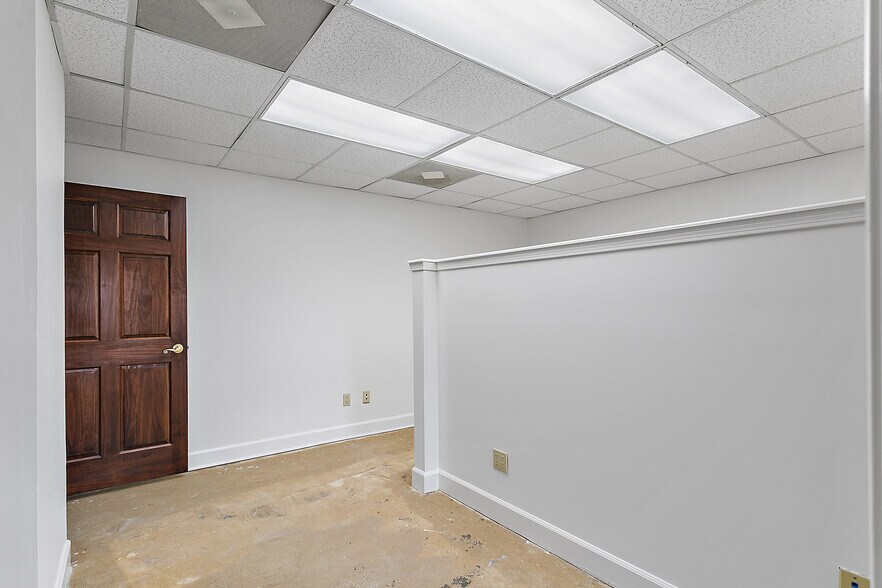 More Photos Of 2000 - 2310 Sawgrass Village Dr, Ponte Vedra Beach Office For Sale
