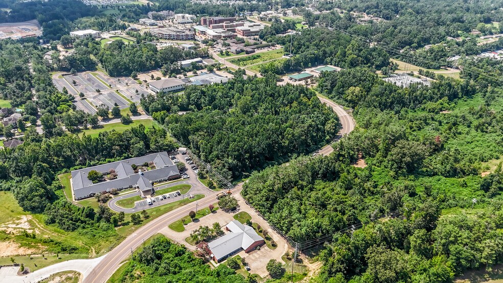 More Photos Of 1487 Belk Blvd, Oxford Office For Sale