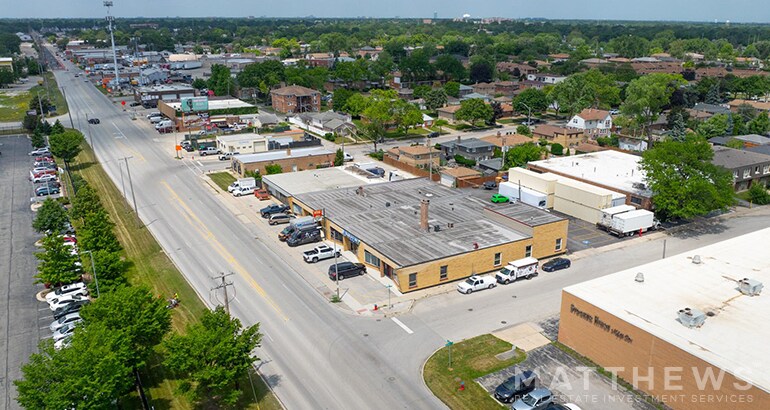 More Photos Of 8844-8854 W 47th St, Brookfield Warehouse For Lease