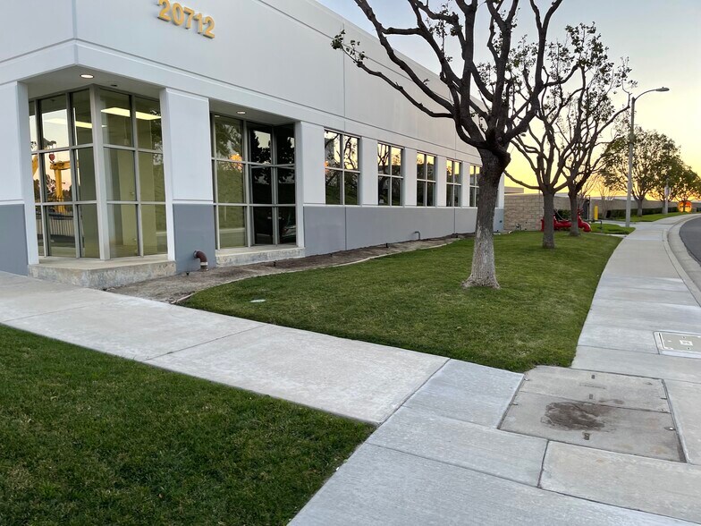 More Photos Of 20712 Civic Center Dr, Lake Forest Warehouse For Lease