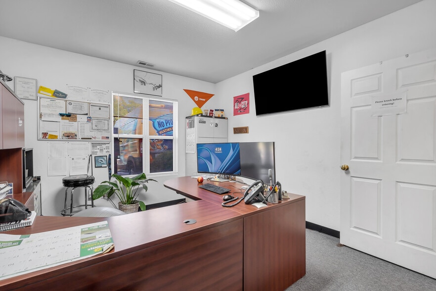 More Photos Of 1565 Kisker Rd, Saint Charles Office For Sale