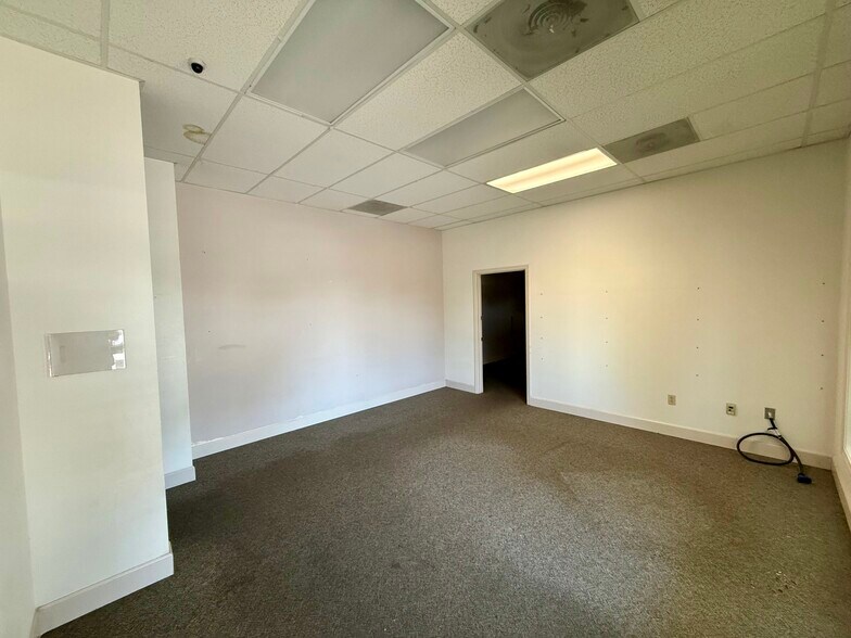 More Photos Of 373 W Saint Charles St, San Andreas Bank For Lease