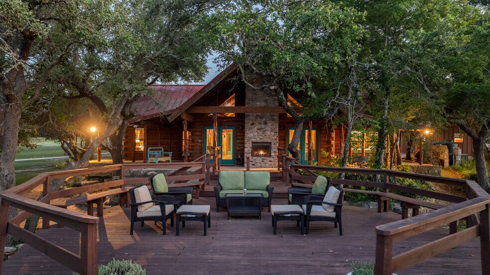 More Photos Of 101 Rolling Hills Rd, Blanco Specialty For Sale