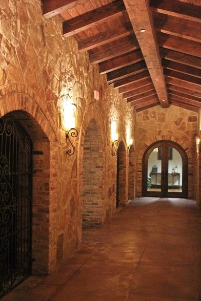 More Photos Of 8 Dominion Dr, San Antonio Office For Lease