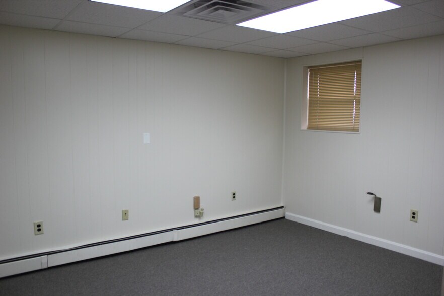 More Photos Of 16-18 Cottage St, Franklin Unknown For Lease