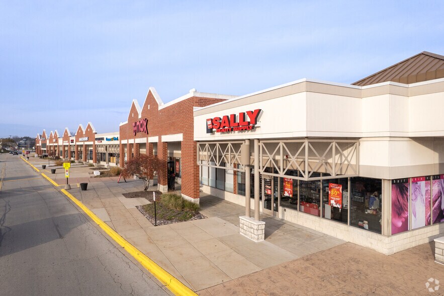 More Photos Of 701 N Milwaukee Ave, Vernon Hills Unknown For Lease