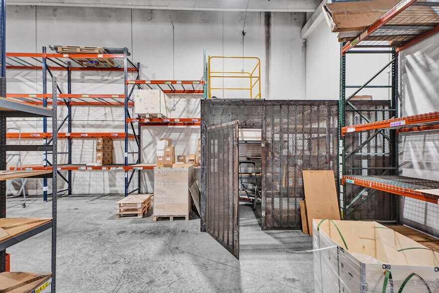 More Photos Of 1630 NW 108th Ave, Miami Warehouse For Sale