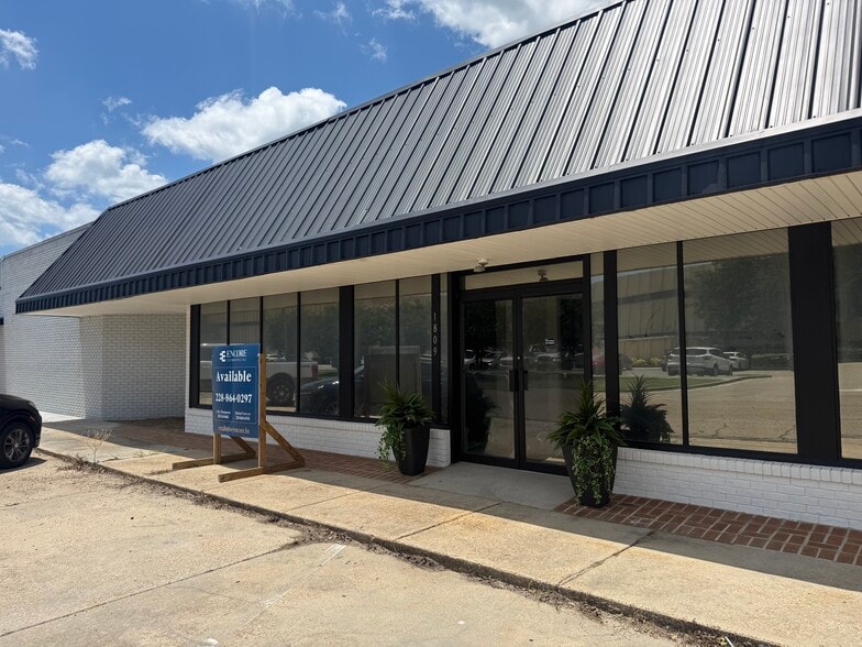 More Photos Of 1809 24th Ave, Gulfport Storefront Retail Office For Lease