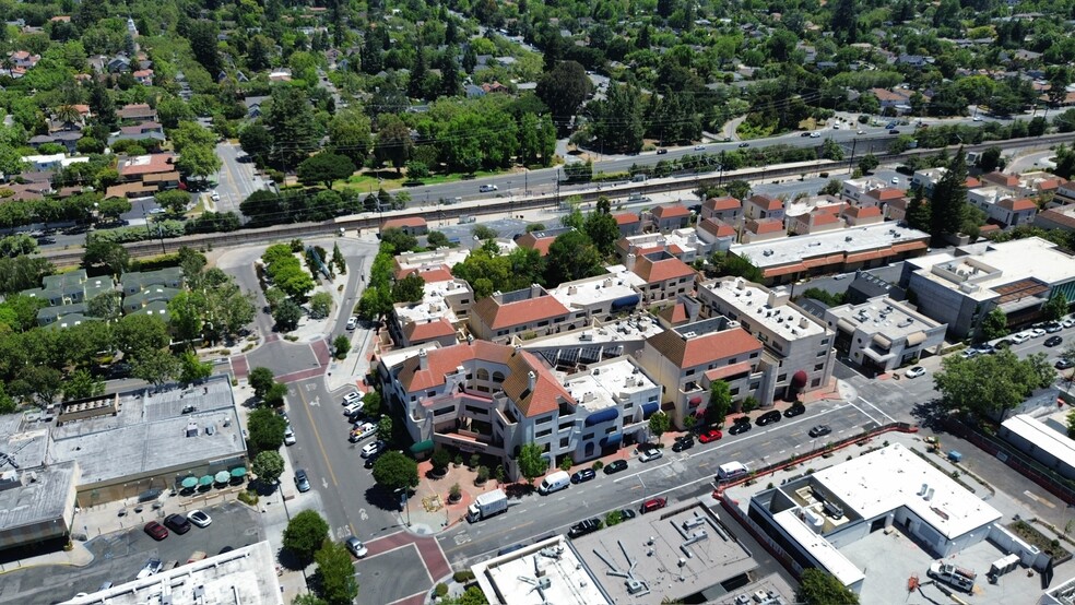 More Photos Of 2401-2417 Park Blvd, Palo Alto Office For Sale