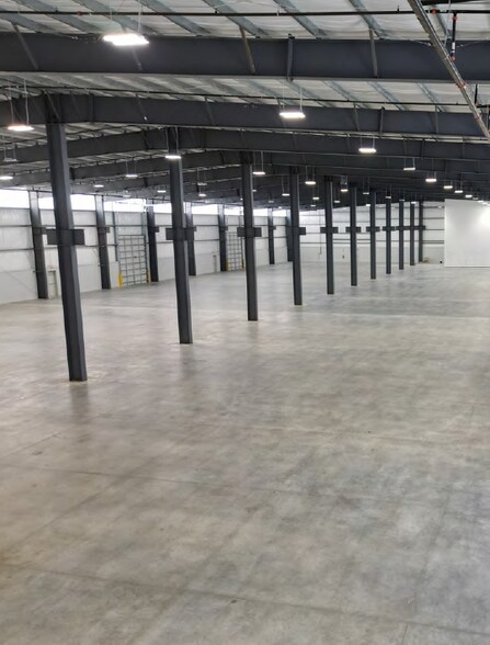 More Photos Of 2323 S Houston Ave, Humble Manufacturing For Sale