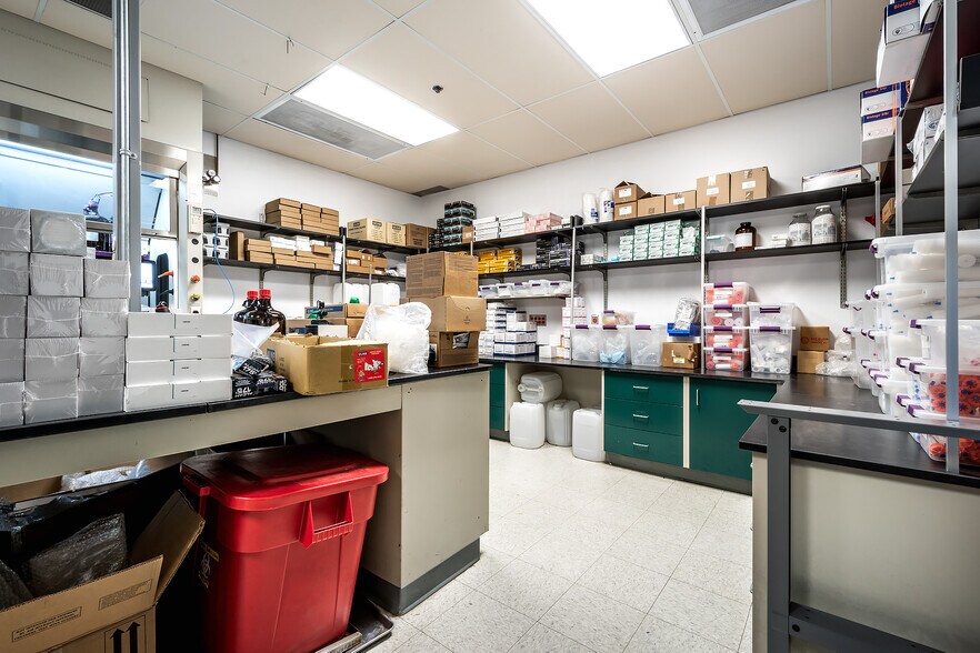 More Photos Of 7210-7220 Rue Frederick-Banting, Saint-Laurent Medical For Lease