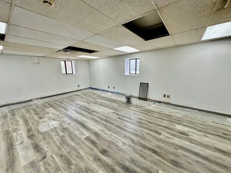 More Photos Of 3729 Sutherland ave, Indianapolis Warehouse For Lease