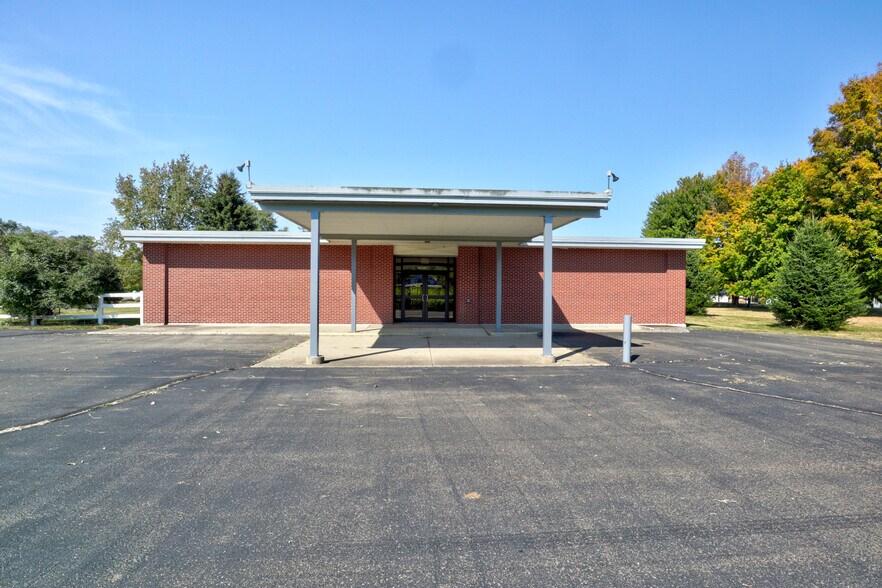 More Photos Of 4960 Hill Rd, Kennedy Schools For Lease