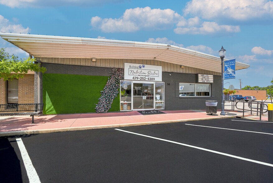 More Photos Of 20 Town Sq, Greenwood Health Club For Sale