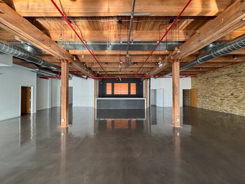 More Photos Of 1046 W Kinzie St, Chicago Office For Lease