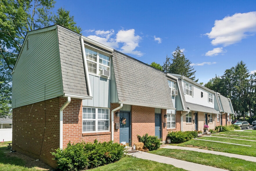 Primary Photo Of 305 S Warminster Rd, Hatboro Apartments For Sale