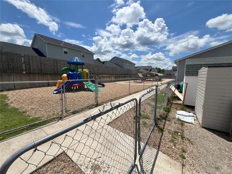 More Photos Of 19788 Sackett Ln, Waynesville Office For Sale