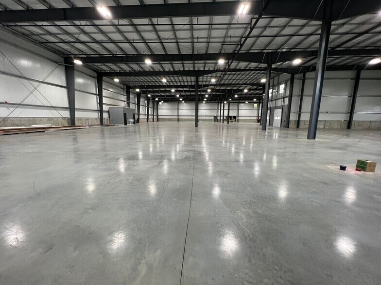 More Photos Of 17 Enterprise Dr, Monroe Manufacturing For Lease