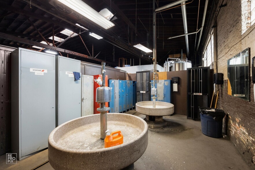More Photos Of 2444 N Pulaski Rd, Chicago Warehouse For Sale