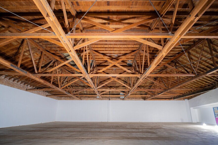 More Photos Of 3600 W Sunset Blvd, Los Angeles Storefront For Lease