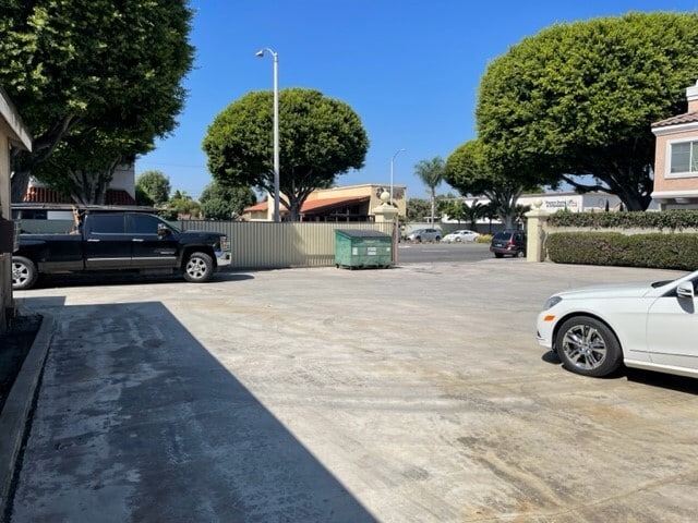 More Photos Of 14128 Paramount Blvd, Paramount Warehouse For Sale