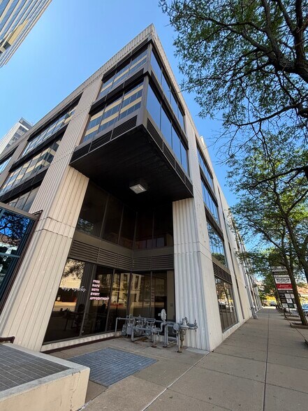 More Photos Of 456 Fulton St, Peoria Office For Sale