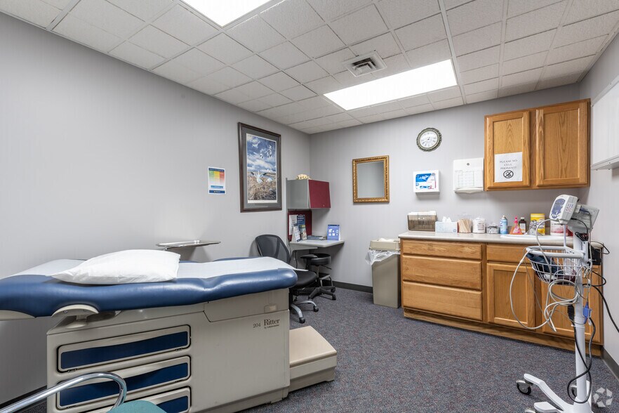 More Photos Of 1277 E Cedar Ave, Gladwin Office For Sale