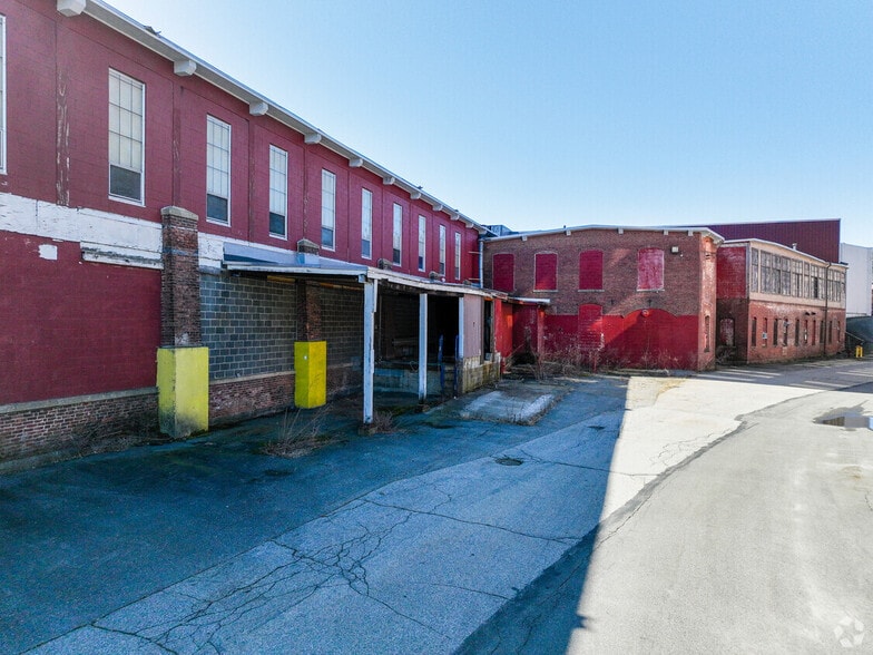 More Photos Of 3 Green St, Clinton Warehouse For Lease