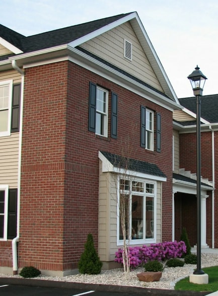 More Photos Of 447 Naubuc Ave, Glastonbury Office For Sale