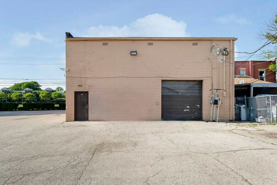 More Photos Of 2911 W Washington St, Indianapolis Storefront Retail Office For Sale