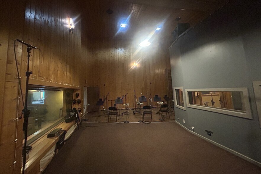 More Photos Of 2808 Azalea Pl, Nashville Loft Creative Space For Sale