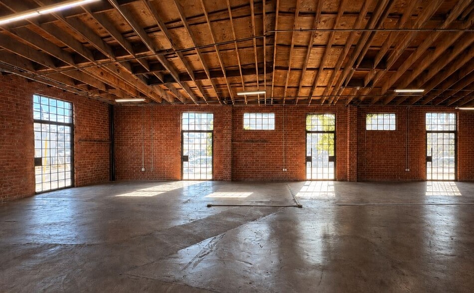 Primary Photo Of 340 S Avenue 17, Los Angeles Manufacturing For Lease