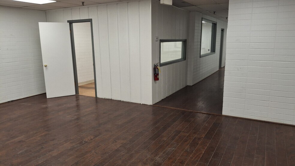 More Photos Of 3843 Highway 41 N, Resaca Distribution For Lease