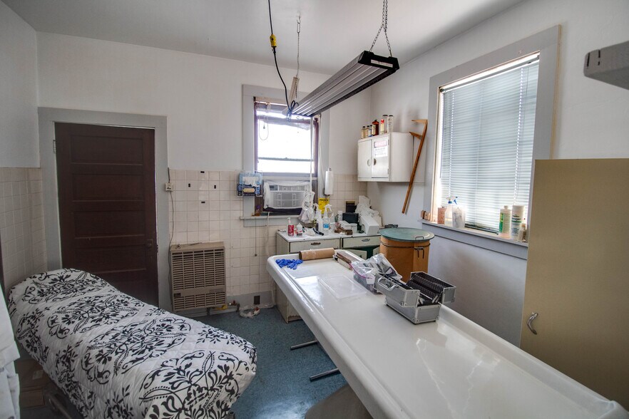 More Photos Of 212 E Main St, Carlinville Office Residential For Sale