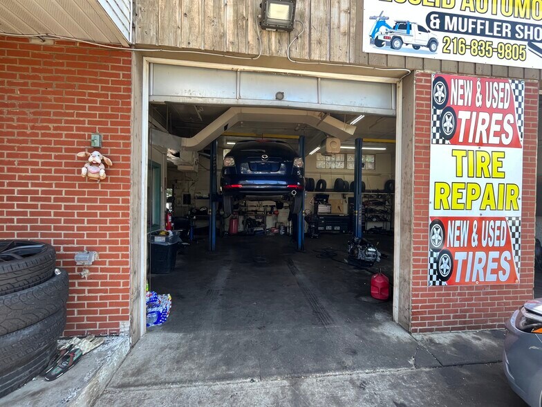 More Photos Of 613 E 200th St, Cleveland Auto Repair For Sale