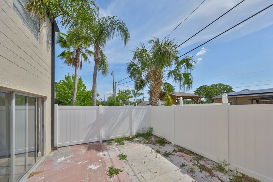 More Photos Of 11916-11982 133rd Ave, Largo Apartments For Sale