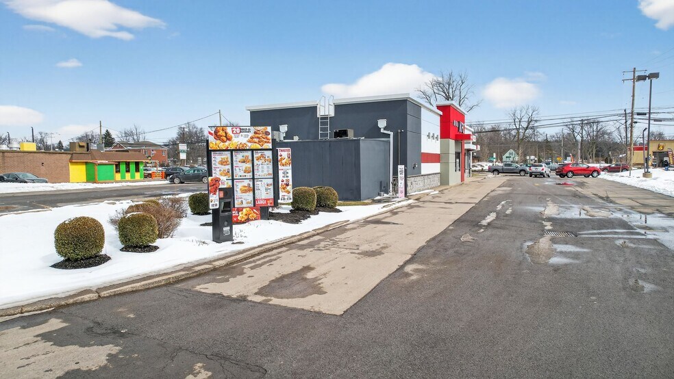 More Photos Of 5682 S Transit Rd, Lockport Freestanding For Sale