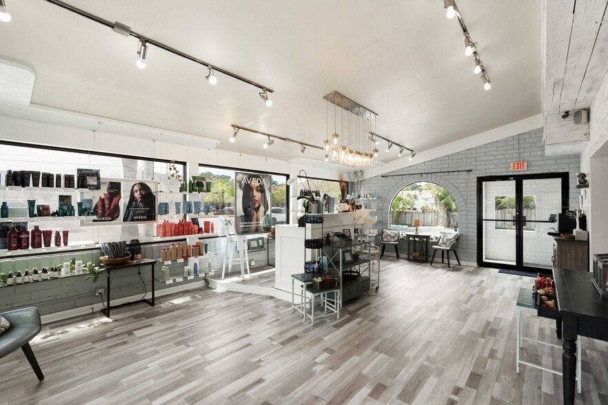 More Photos Of 916 Savannah Hwy, Charleston Freestanding For Lease