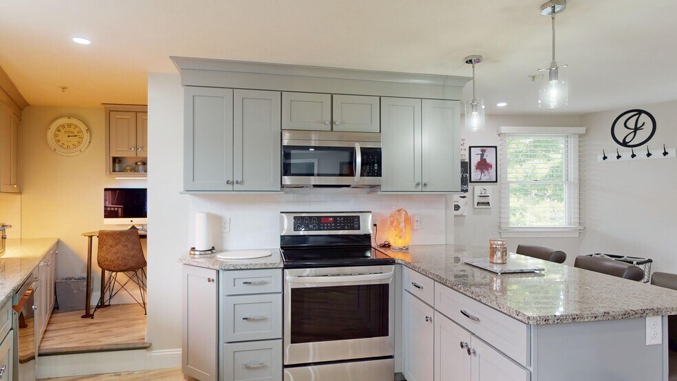 More Photos Of 400 Main St, Reading Office Residential For Sale