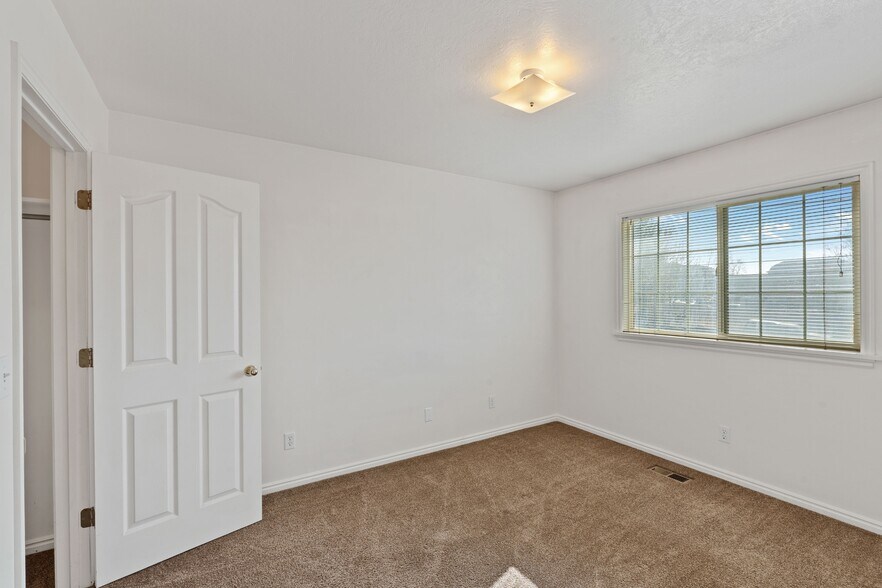 More Photos Of 984 E 900 S, Provo Apartments For Sale