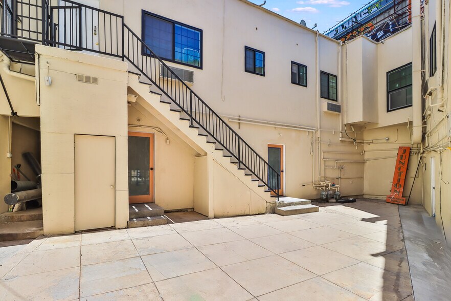 More Photos Of 4514-4518 Hollywood Blvd, Los Angeles Storefront Retail Residential For Lease