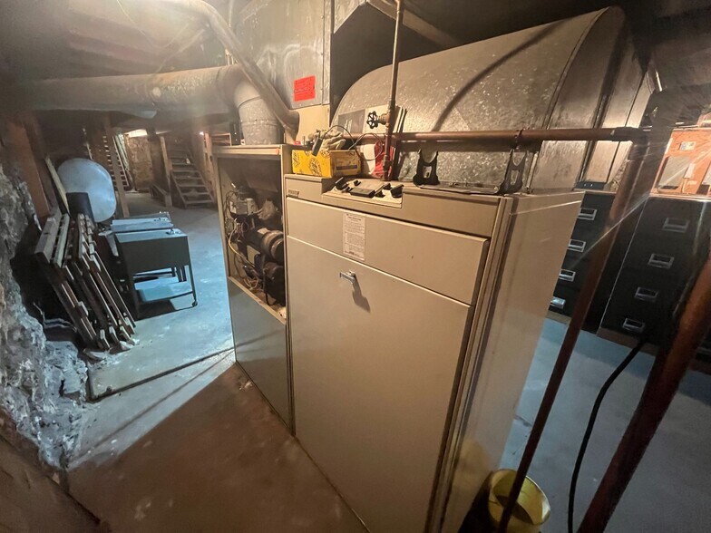 More Photos Of 229 N Main St, Valentine Office For Sale