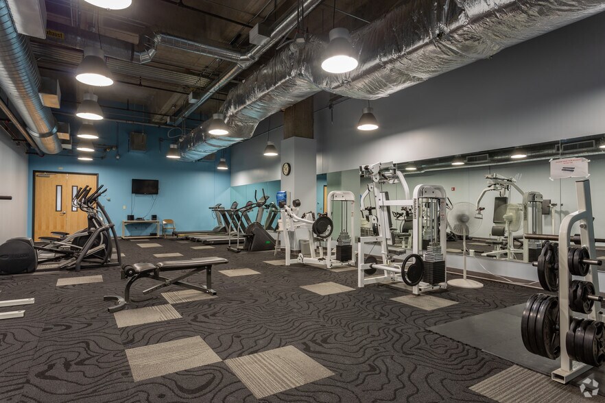 More Photos Of 1575 Garden of the Gods Rd, Colorado Springs Light Manufacturing For Lease