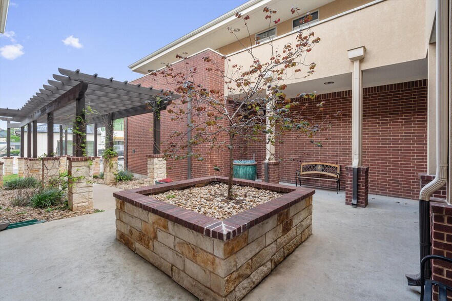 More Photos Of 503 E Palm Valley Blvd, Round Rock Medical For Sale