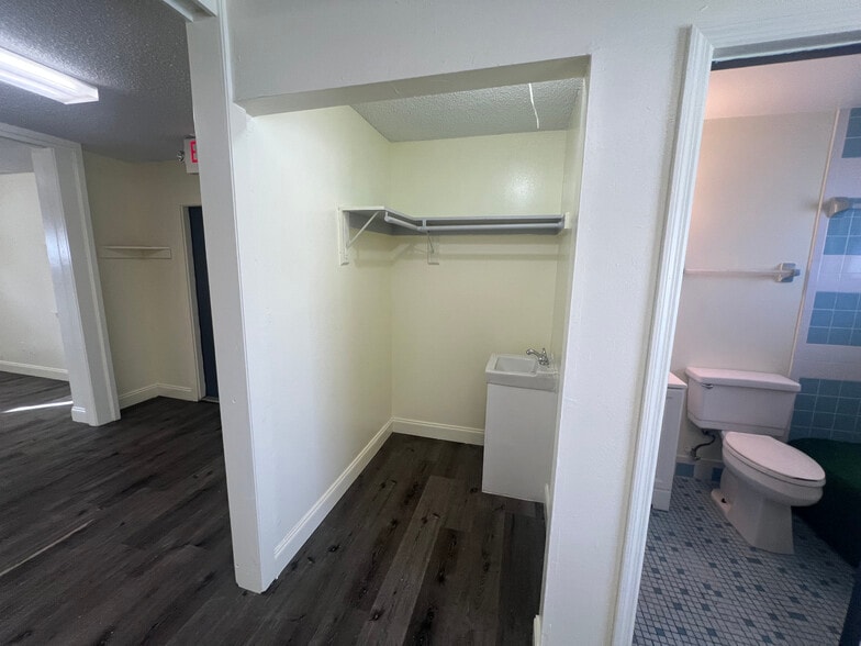 More Photos Of 4527 Carter St, Orlando Daycare Center For Lease