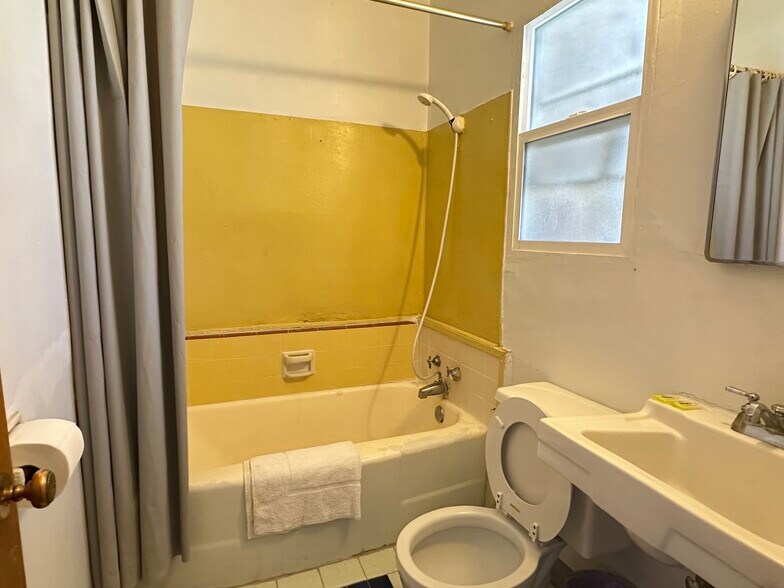 More Photos Of 5436 Lake Isabella Blvd, Lake Isabella Hotel For Sale