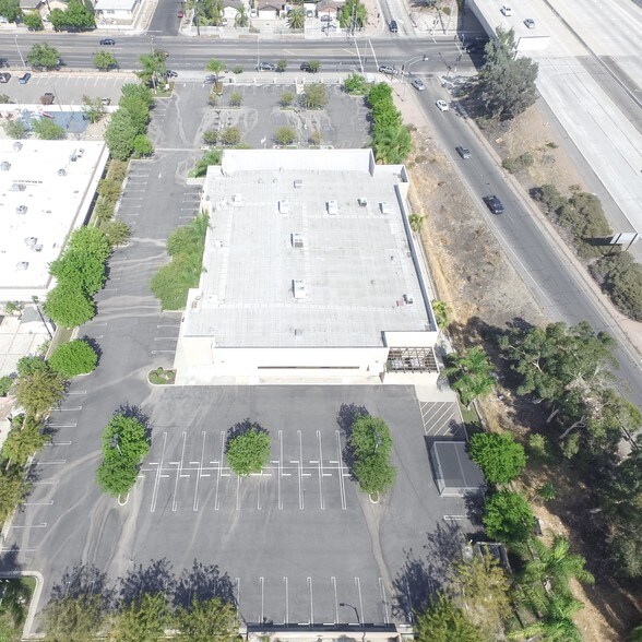 More Photos Of 11623 Glenoaks Blvd, Pacoima Office For Lease